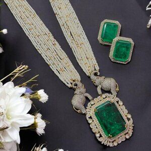 Elegant Green Stone Semi Precious Doublet Necklace Set